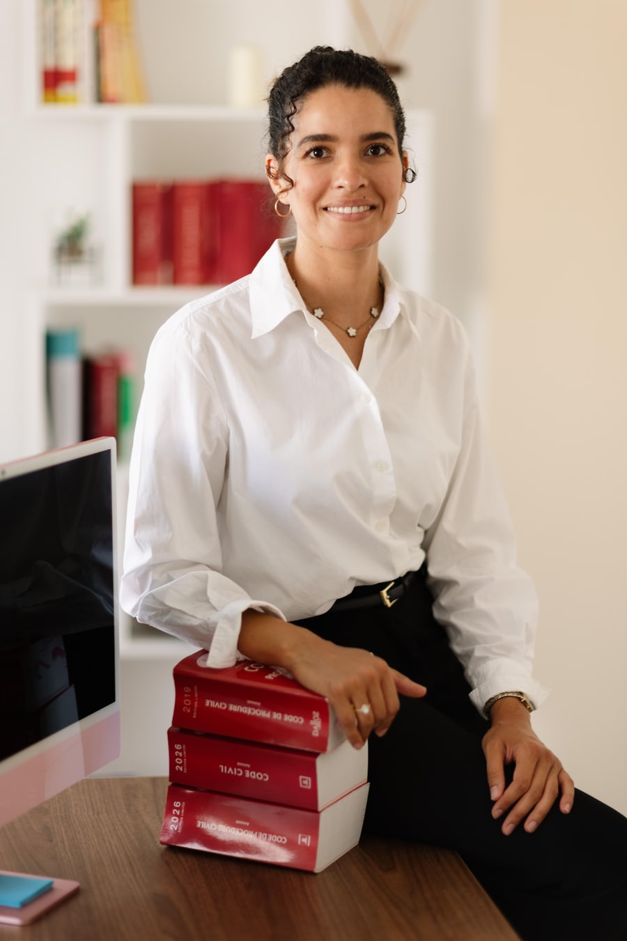 Nour El Mabrouk — Secrétaire juridique, Cabinet El Mabrouk Avocats